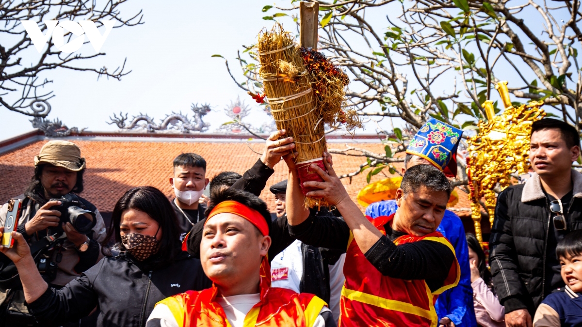 Thi Cam village’s rice cooking contest excites crowds